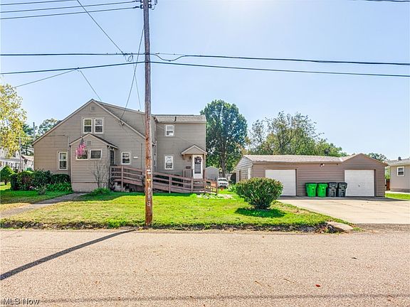 4th image of 412 5th St NE