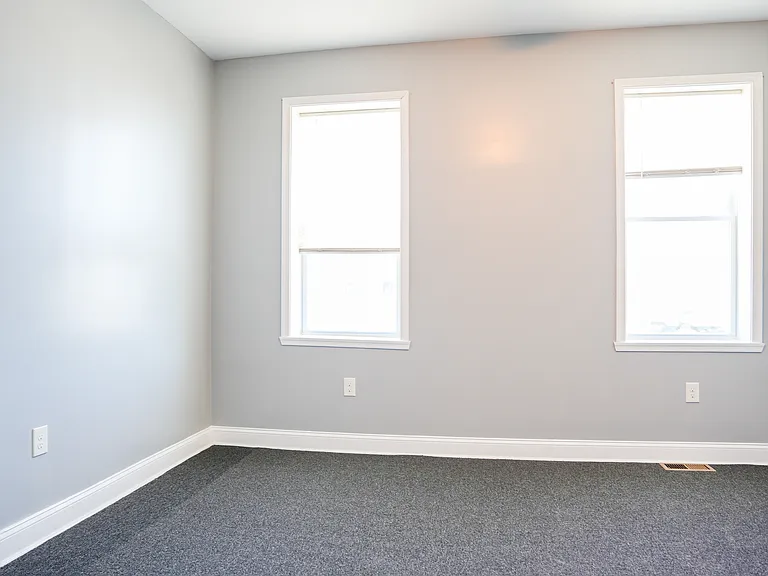 2213 Riggs Ave — Photo 12