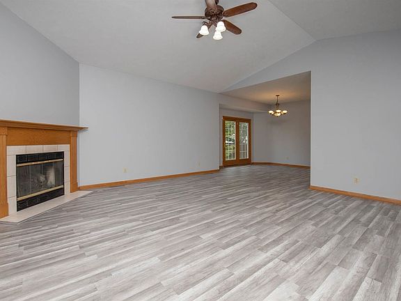 4th image of 1312 Bliss St