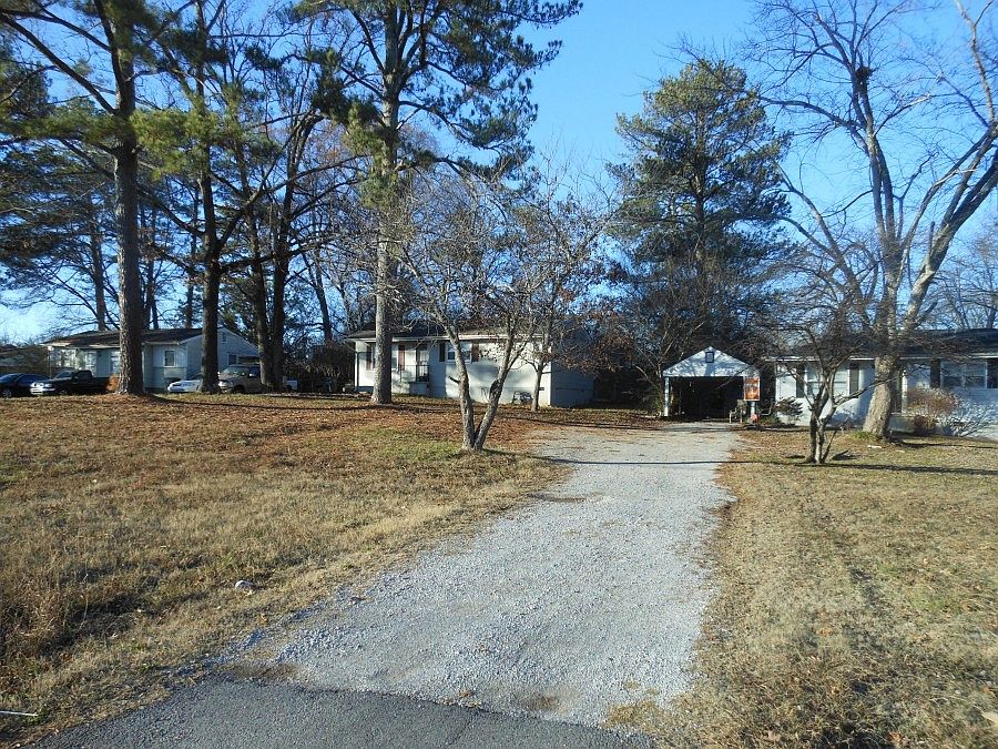 2nd image of 6311 Bonny Oaks Dr