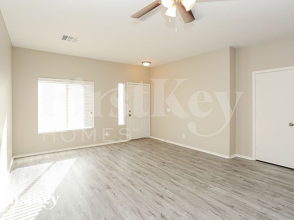 3rd image of 6233 Highland Gardens Dr