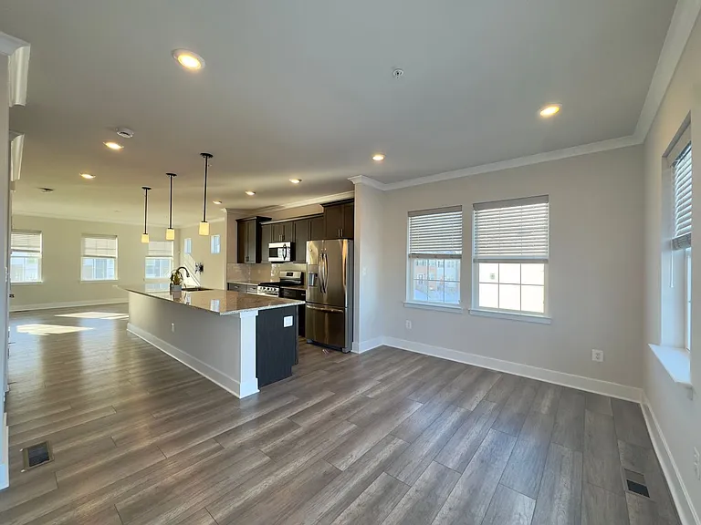 2115 Woodlands Rd — Photo 4
