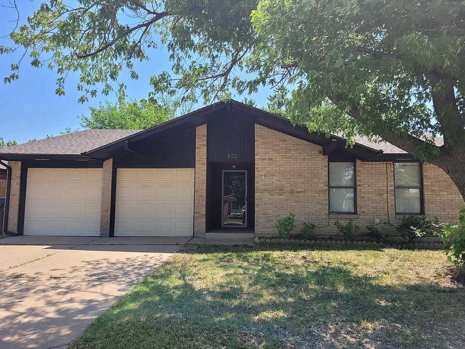 933 Branchwood Dr