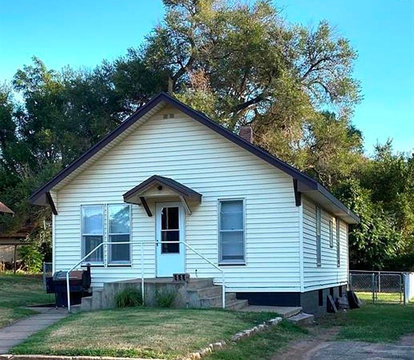 303 W Kansas Ave, Medicine Lodge, KS 67104 Zillow