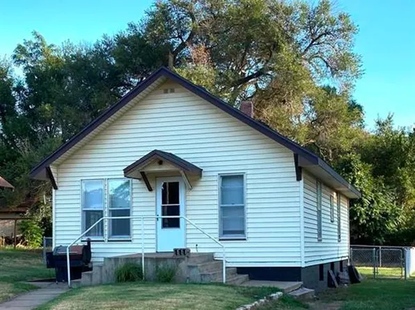 303 W Kansas Ave, Medicine Lodge, KS 67104