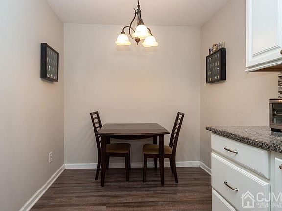 5th image of 219 Bexley Ln #219