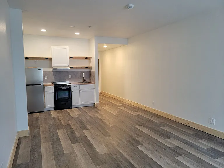 Ski Town Apartments — Photo 25