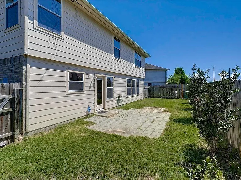 6707 Wild Pecan Trl — Photo 27