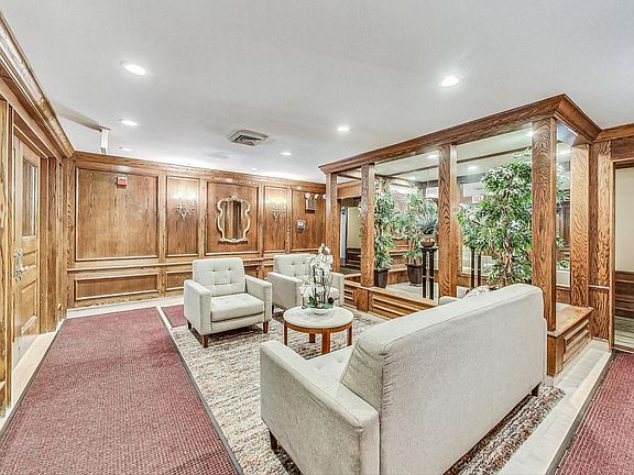 3rd image of 51 Old Oak Dr APT 409