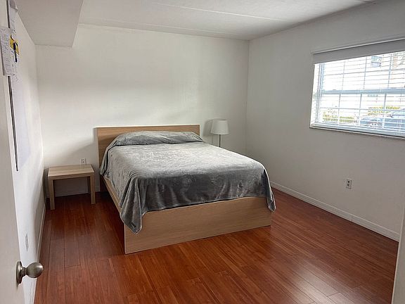 5th image of 8802 Bay Pointe Dr #101