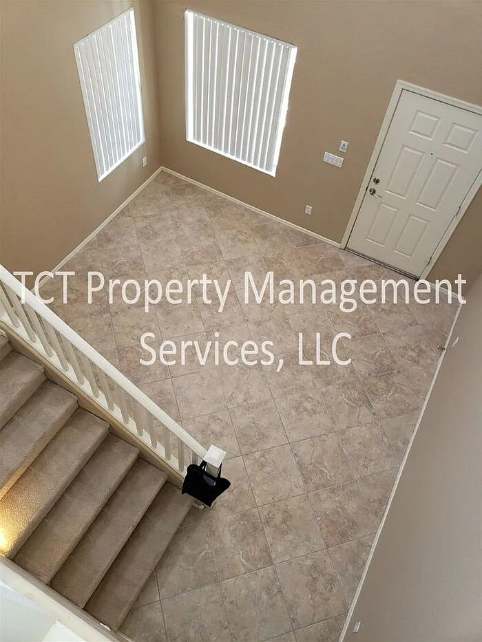 4 bed, 3.5 bath, 2530 sqft, $2,595 — Photo 4