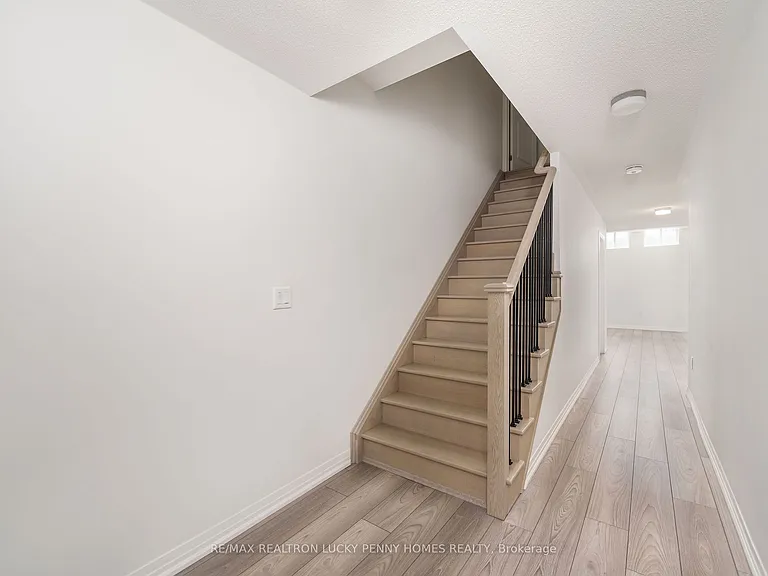 123 Schmeltzer Cres — Photo 24