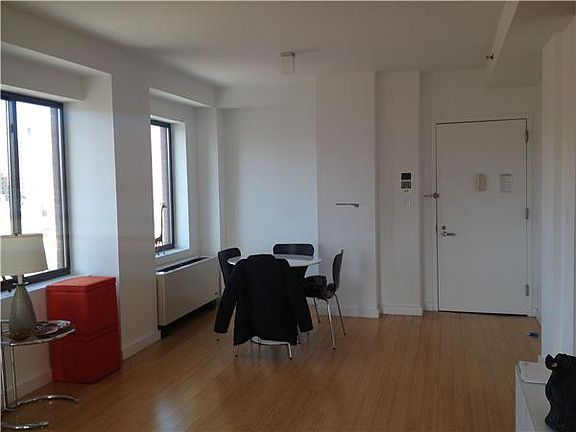 3rd image of 353 E 104th St APT 8A