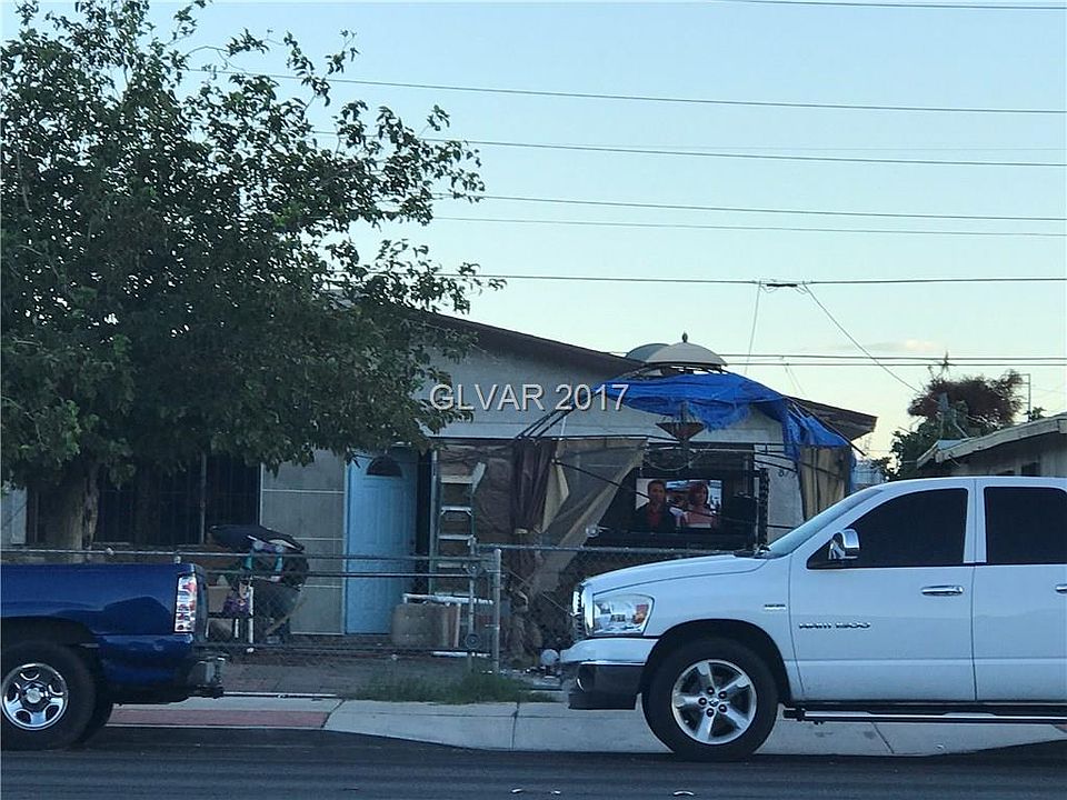 2nd image of 875 Carey Ave
