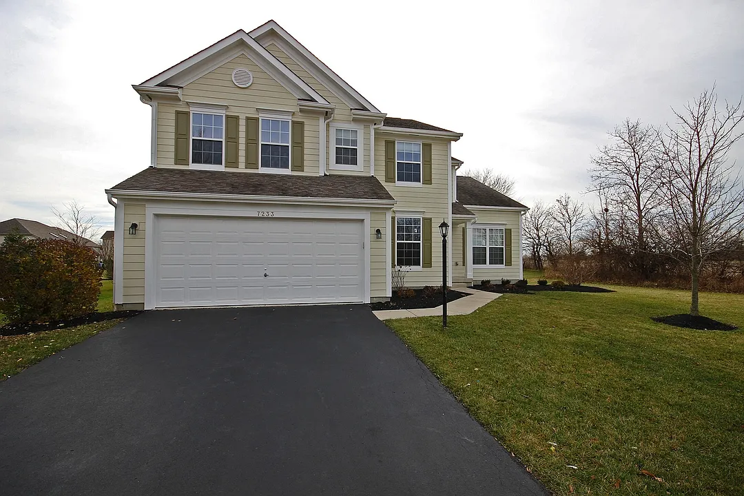 7233 Springview Ln photo 1
