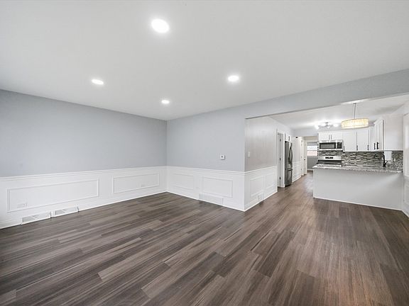 5th image of 2805 E 130th St