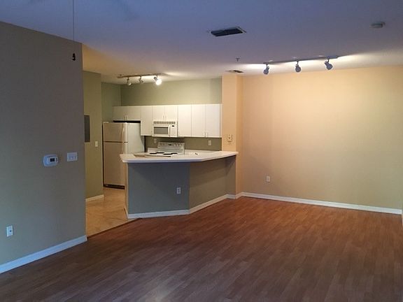 2nd image of 605 Fairway Dr APT 102