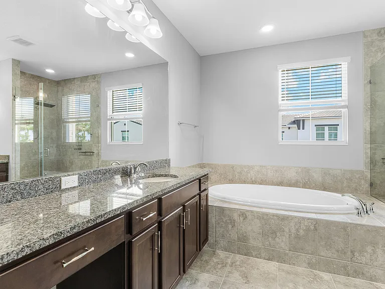 16474 Helix Ct — Photo 22