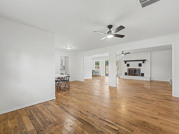3rd image of 24124 E Sisemore St
