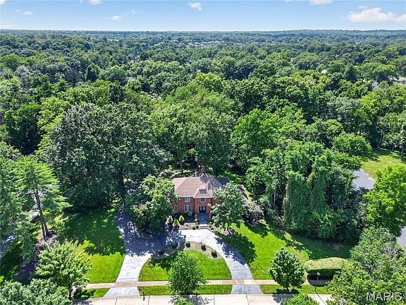 3rd image of 139 Ladue Lake Dr