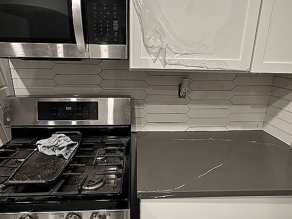 4th image of 3410 Sylvanhurst Rd