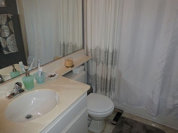 5th image of 929 Wyngate Dr