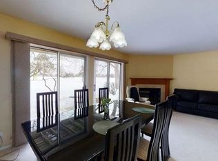 311 Glasgow Ln UNIT V1, Schaumburg, IL 60194