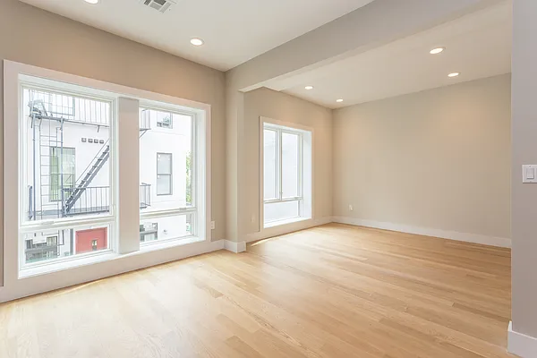 Rented by MNS | media 8