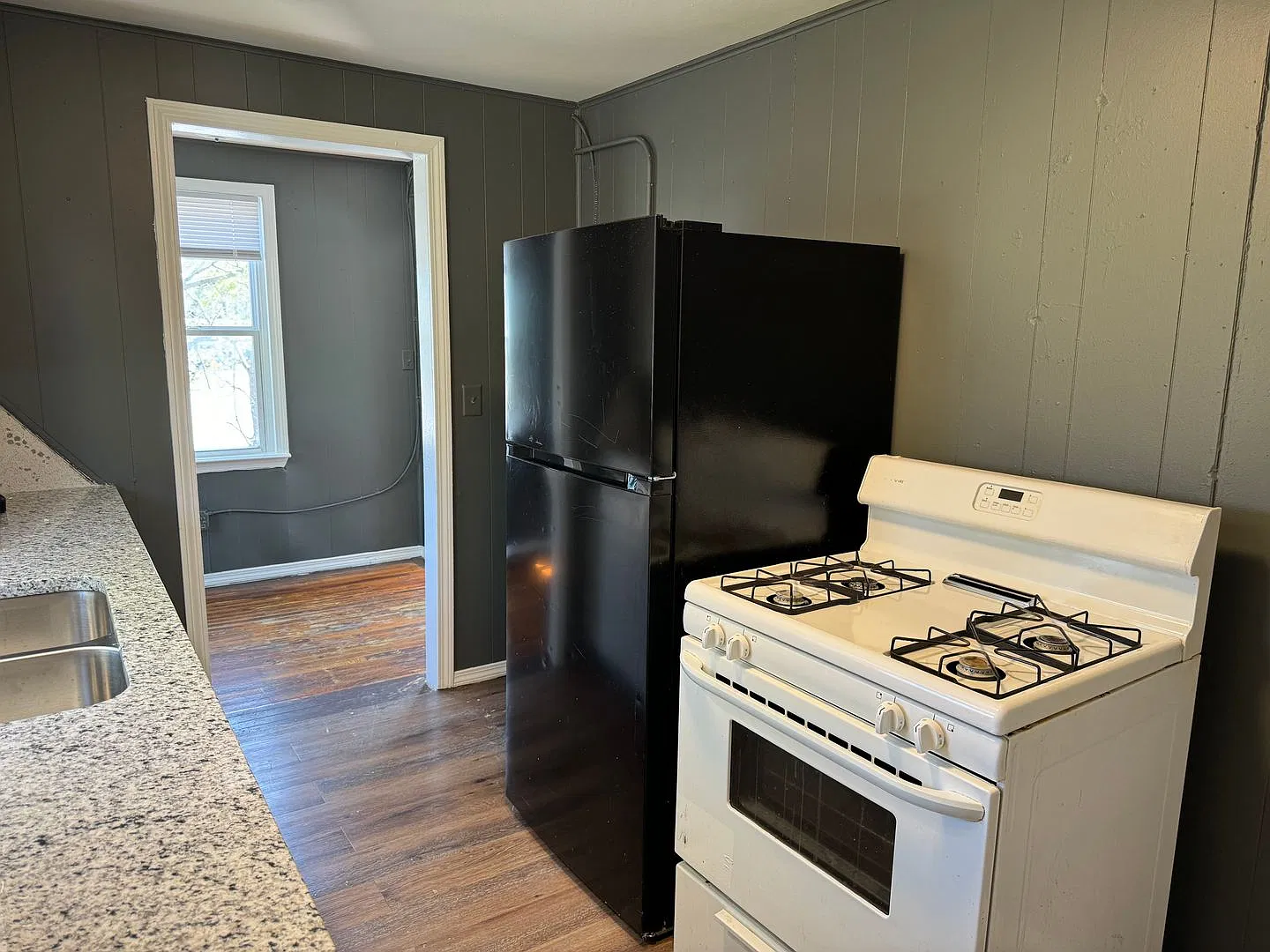 1 Bedroom / 1 Bathroom Upstairs Unit in Downtown Springdale - All Utilities Included! — Photo 1