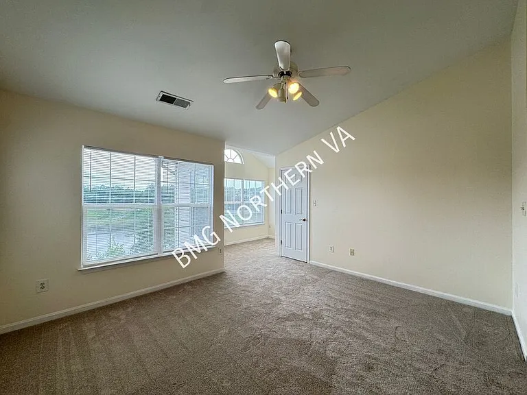 10230 Magnolia Grove Dr — Photo 11