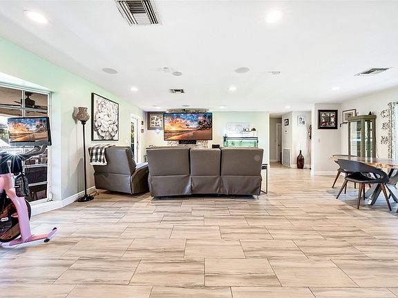 2nd image of 14260 SW 21st Street