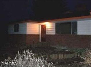 6261 Ashue Rd, Wapato, WA 98951