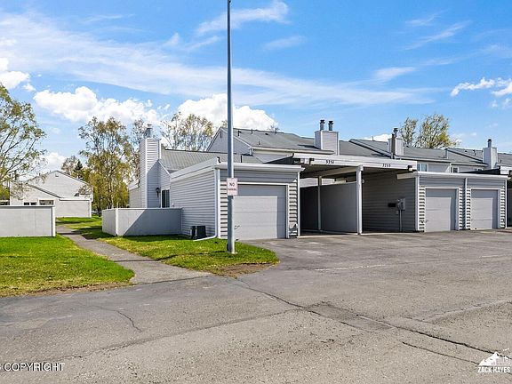 4th image of 3251 Montclaire Ct #17-H