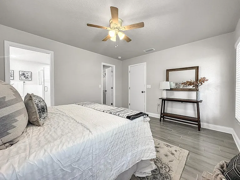 685 Berkley Pointe Dr — Photo 16