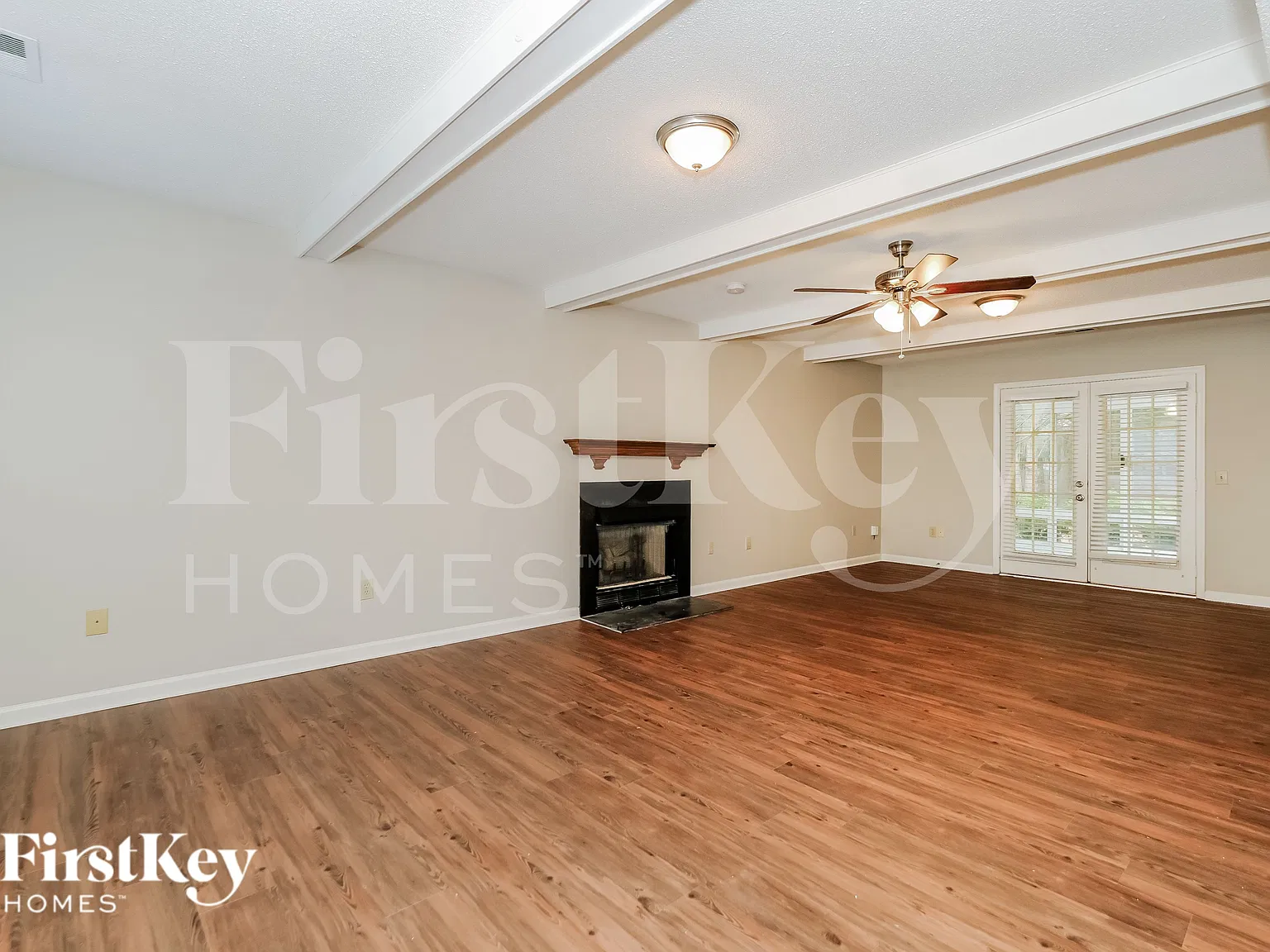 3 bed, 2.0 bath, 2016 sqft, $1,995 — Photo 2