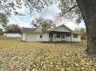 713 S Davis St, Hamilton, MO 64644