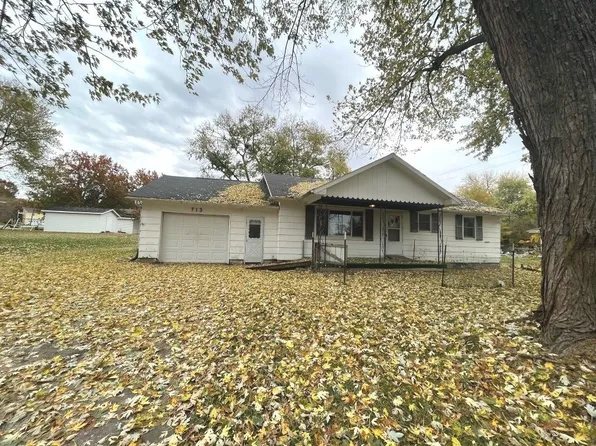 713 S Davis St, Hamilton, MO 64644