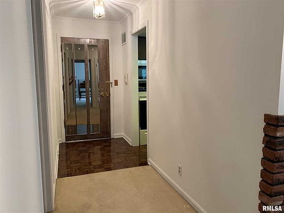 5th image of 4900 N Knoxville Ave APT 204A