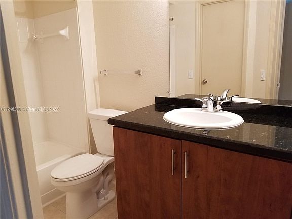 3rd image of 643 Vista Isles Dr APT 1811