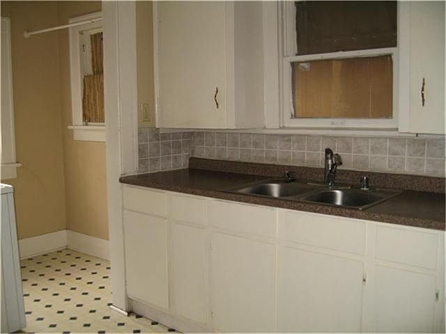1st image of 1931 W Lamar St APT 1