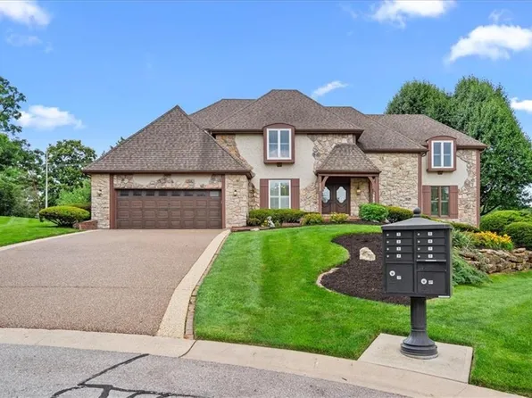 4328 W 110th St, Leawood, KS 66211