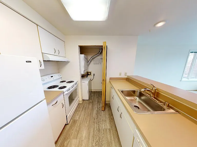4459-Upper Fremont Close To Woodland Park Zoo — Photo 5