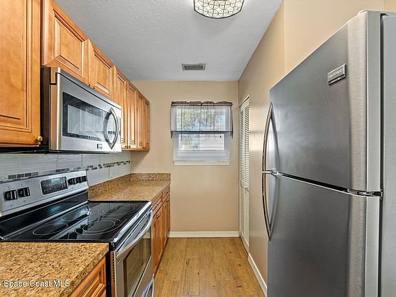 4th image of 142 McNeela Dr #142