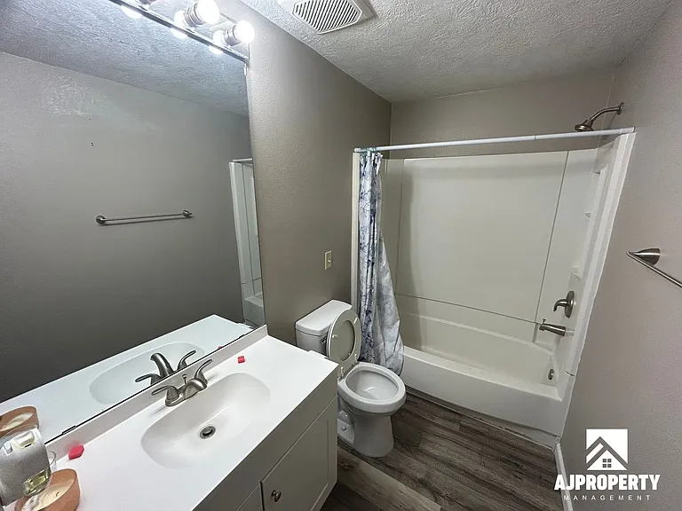 3309 S Elmwood Ave — Photo 9