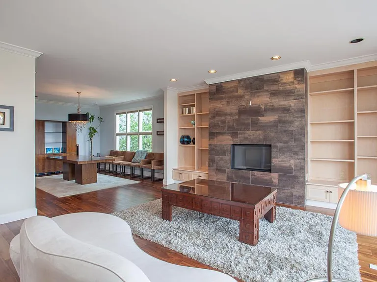 876 Castro St — Photo 8