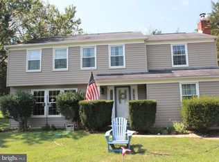 10421 Hillside Ln, Fredericksburg, VA 22408