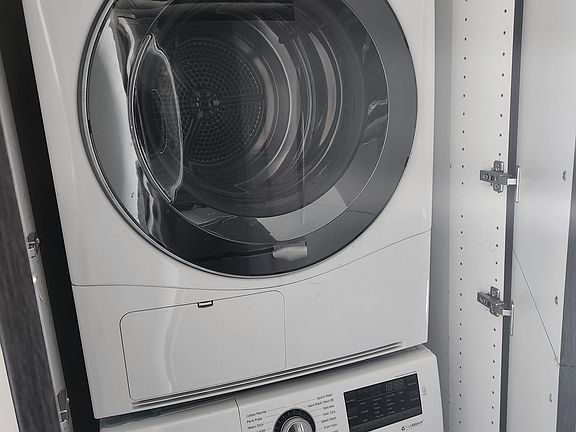 3rd image of 566 W 126th St APT 42
