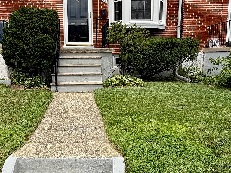 1644 Thetford Rd — Photo 2