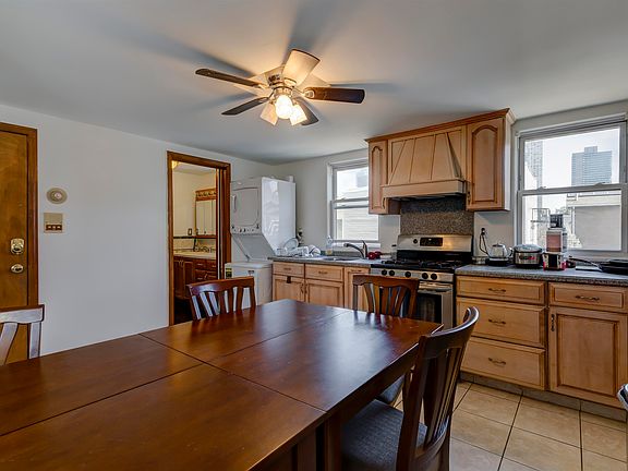 3rd image of 78 Erie St #2