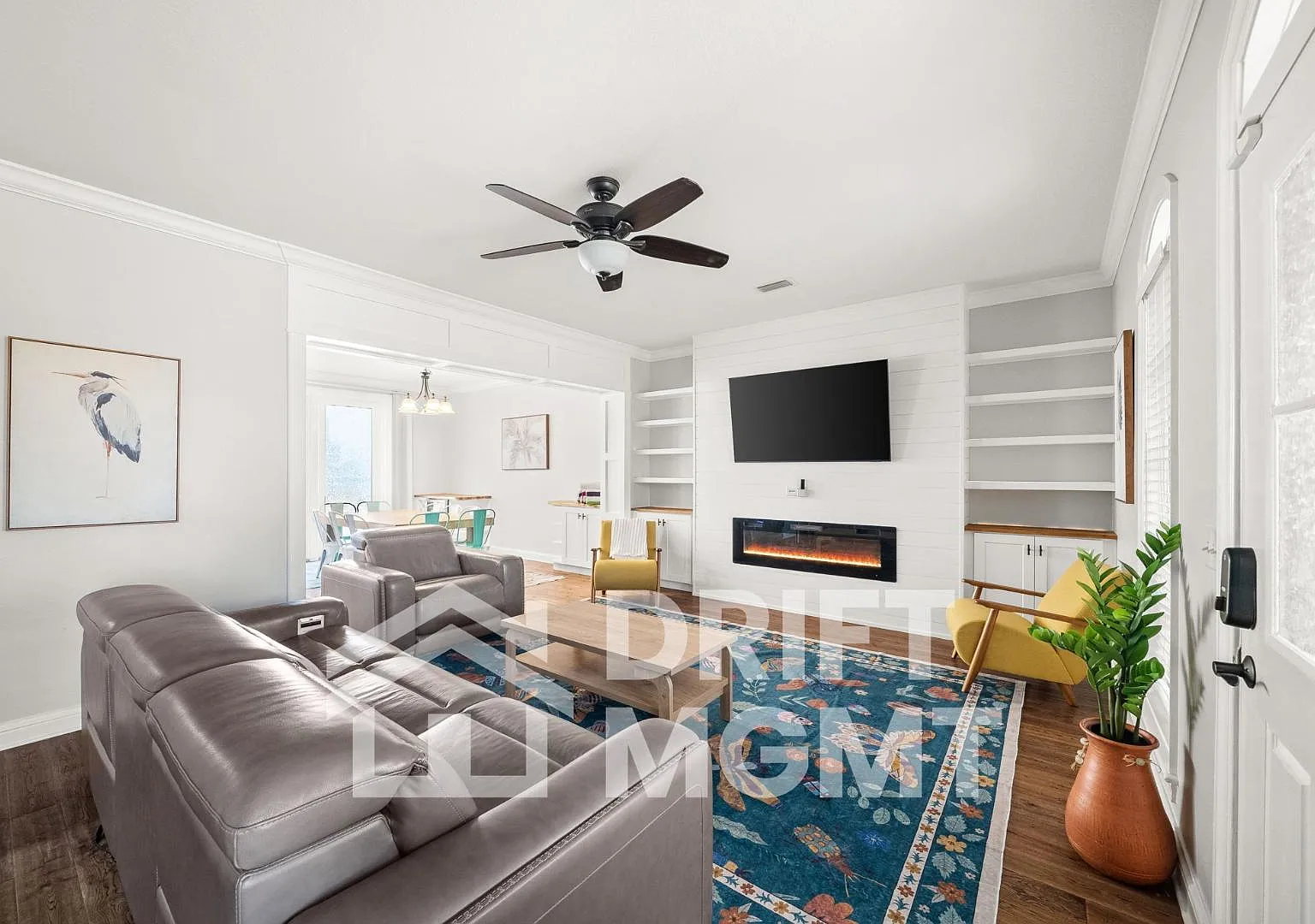 207 Columbus St — Photo 2